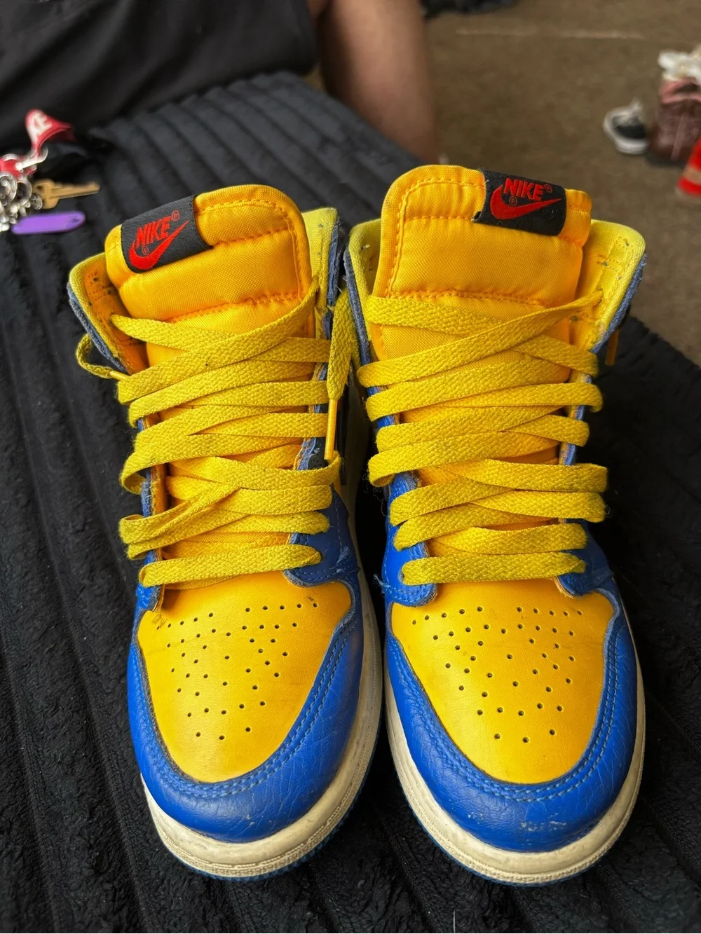 Nike Kids Mid-Top Sneakers in Yellow & Blue